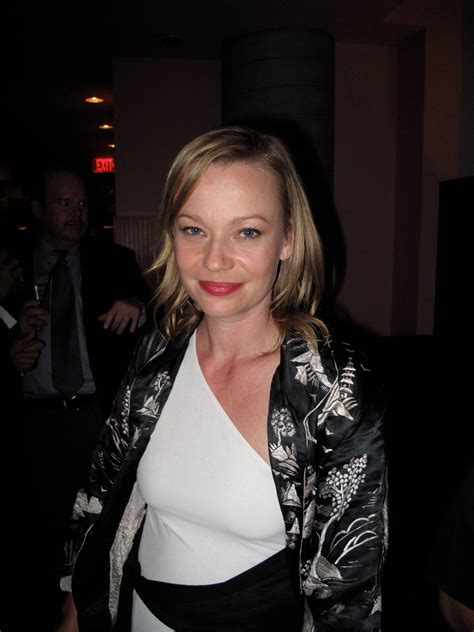 Download Adorable Smile Of Samantha Mathis Wallpaper | Wallpapers.com