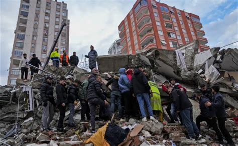 Suman M S De Mil Los Muertos Por Terremoto En Turqu A Y Siria