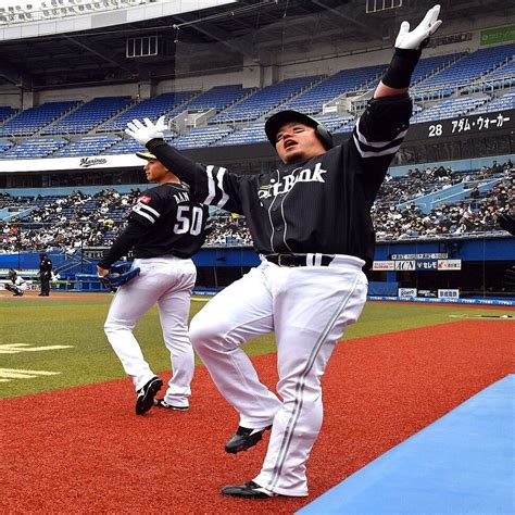 ソフトバンク山川穂高 またまた「どすこい！」ロッテ開幕投手の小島和哉から特大先制2ラン 対外試合出場8試合で4発目 2024年3月8日掲載