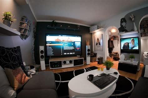 One Crazy Home Theatre Setup – UltraLinx