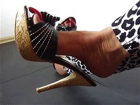 Toenails Free Xxx Tubes Look Excite And Delight Toenails Porn At Hotntubes