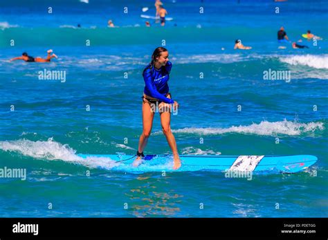 Waikiki beach bikini Fotos und Bildmaterial in hoher Auflösung Alamy