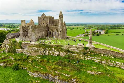 17 Abandoned Castles in Ireland to See in 2024