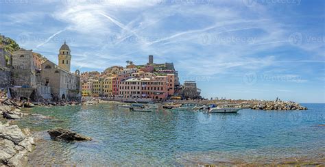 Panorama over the historic coastal village of Manarola 14602389 Stock ...