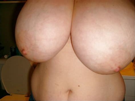 Huge Titted Amateurs Huge Boobed GFs ZB Porn