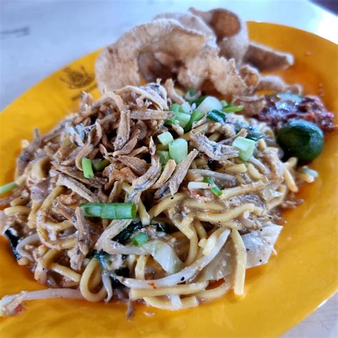 Mee Goreng Kampung Keropok At Old Satay Club Mee Goreng Halal Tag