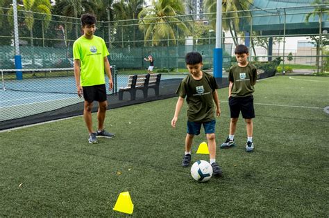 8 ways to improve your dribbling skills | GoalKick Football Academy ...