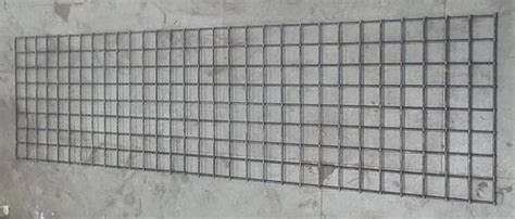 Mild Steel Powder Coated Cutomised Wall Hanging Wire Mesh Grid For