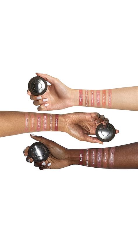 Becca Luminous Blush Rozświetlający Róż Do Policzków Foxglove