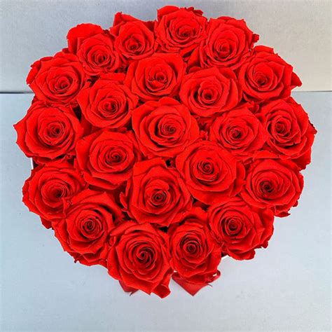 mille rose senza tempo medium box rose rosse scatola bianca