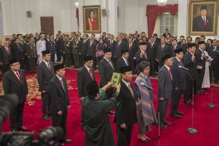 Jokowi Reshuffle Kabinet Apa Dampaknya Bagi Indonesia Menurut Analis