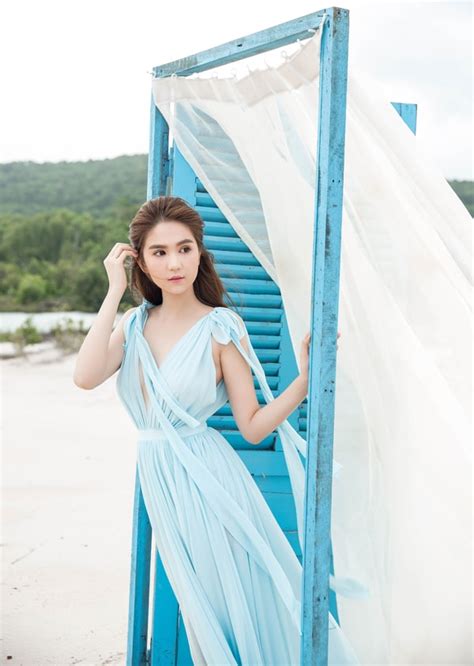 Nữ hoàng nội y gây tò mò với cảnh nude trong phim mới