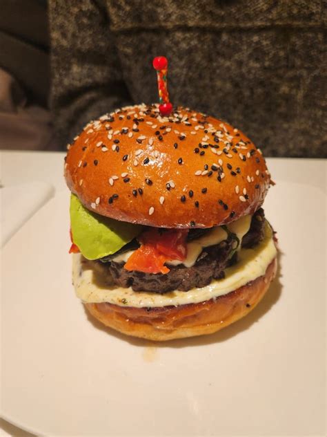 Gordon Ramsay Burger @ Harrods in London - Restaurant Reviews, Menus ...