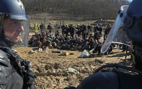 Manifs Et Zad Le N De La Gendarmerie Envisage De Brouiller Les