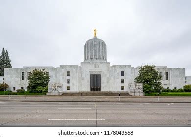 Oregon State Capitol Building Oregonusa Stock Photo 1178043559 ...