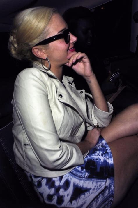 Tulisa Contostavlos Flashing Her Panties Outside A Nightclub In London Porn Pictures XXX Photos