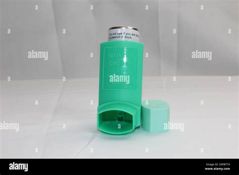 Aero Inhaler Hi Res Stock Photography And Images Alamy