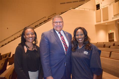 Voters are split on the Cassandra Davis policy proposal 9