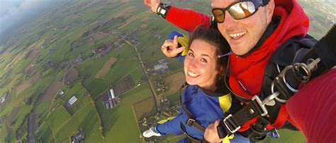 Parachutespringen Texel Met Een Groep