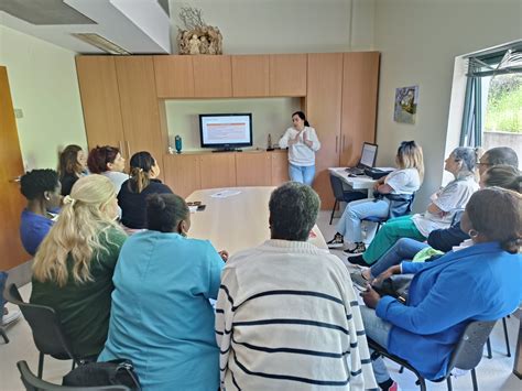 Hospital Prof Doutor Fernando Fonseca Epe Capacitar Quem Ajuda A