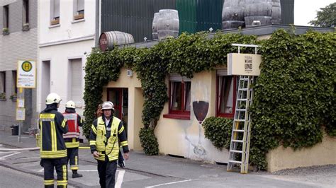 Feuer In M Nchengladbach K Hltruhe L St Brand In Mehrfamilienhaus Aus