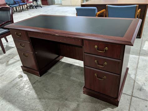 Mahogany Mahogany Desk with Drawers