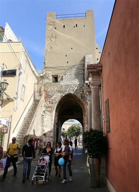 Porta Di Mezzo Torre Dell