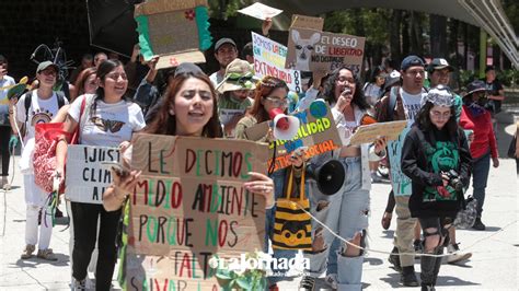 Por Defensa En El Dia De La Tierra Marchan En Toluca