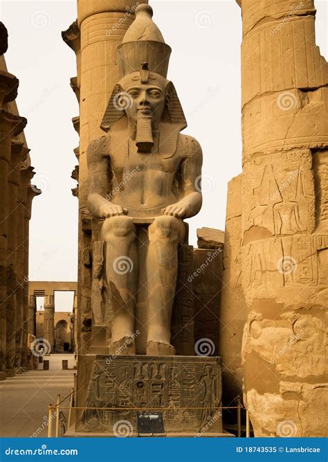 Templo De Ramses Ii 10