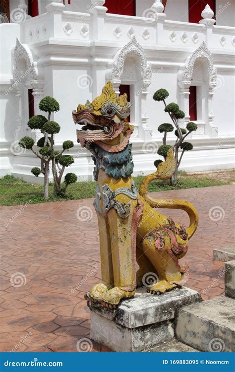 Singha Guardian Statue In Thai Temple Stock Image Image Of Sitting