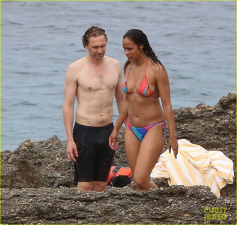 Hot Sexy Ashton Lauren Bikini Pics