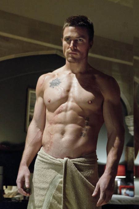 Hot And Famous Hot And Ripped Stephen Amell Of Arrow