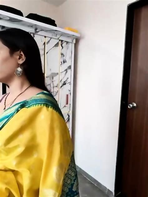 DESI GIRL IN SAREE NUDE SHOW PERFECT GIRL Show Gurl