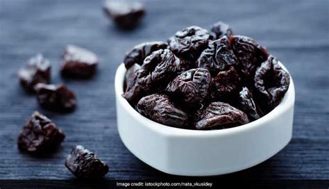 Health Benefits Of Prunes: This Dry Fruit May Help Control Appetite ...