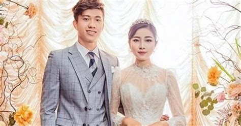 Hot girl vướng nghi vấn người thứ kết hôn cùng hot boy sân cỏ Vợ chồng cùng tậu Mẹc sở hữu