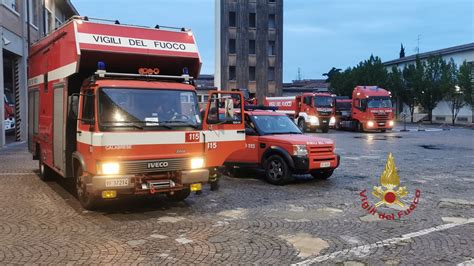 Vigili Del Fuoco Di Verona In Partenza Per L Emilia Romagna