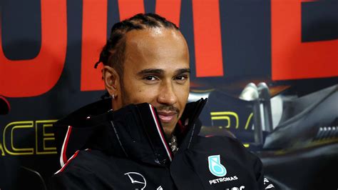 F News Lewis Hamilton Reveals Heartbreaking News We Re Back To