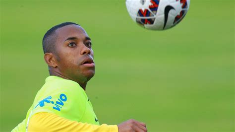 La Justicia Brasileña Ordena Que Robinho Cumpla En El País Su Condena