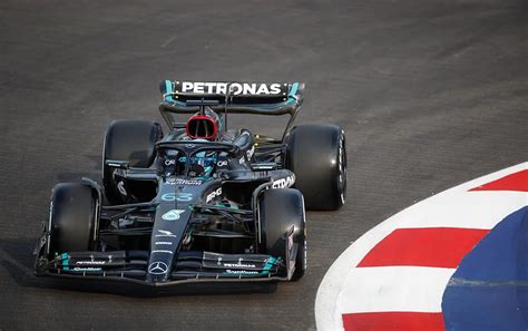 F1 Russell se mostra otimista a Mercedes após treinos em Singapura