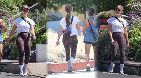 Jessica Alba Booty In Leggings Hot Celebs Home