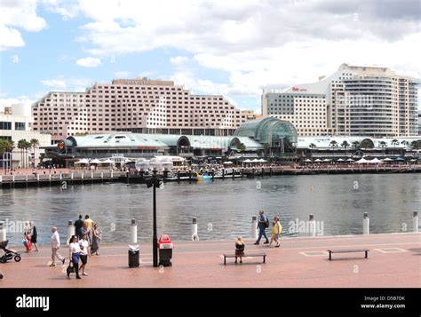 SYDNEY HARBOUR , Australia. Hotels overlooking the harbour. Photo Tony Gale Stock Photo - Alamy