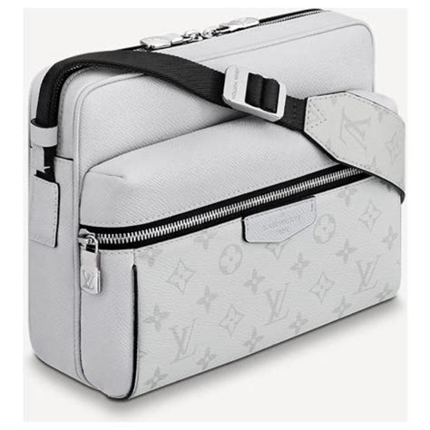 Louis Vuitton Lv Outdoor Messenger Nouveau Cuir Blanc Ref237405 Joli Closet