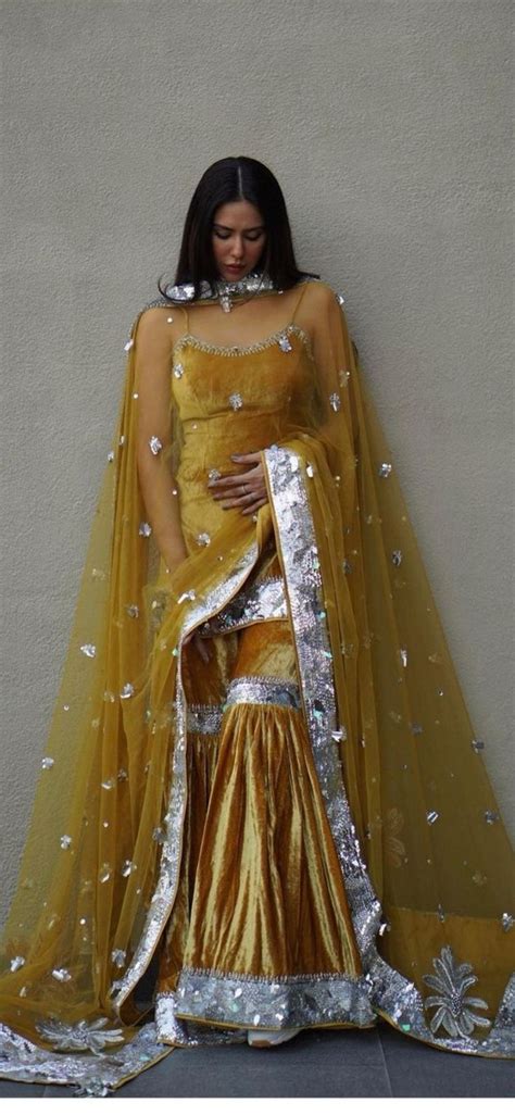 Pin By Syd Nusaiba On Gharara Indian Dresses Fashion Casual Indian