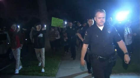 Video Hundreds Protest 23 Arrested After Confrontation With Off Duty