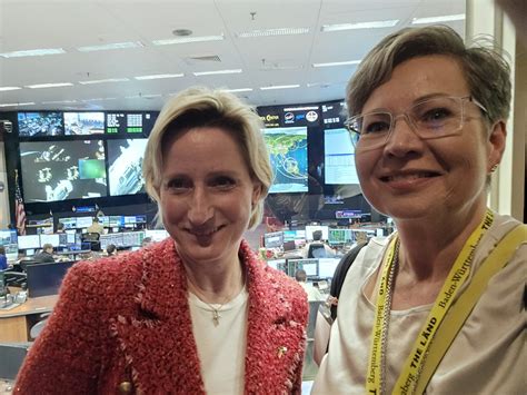 Houston, Mission Control Center - TechnologieFörderungsUnternehmen GmbH