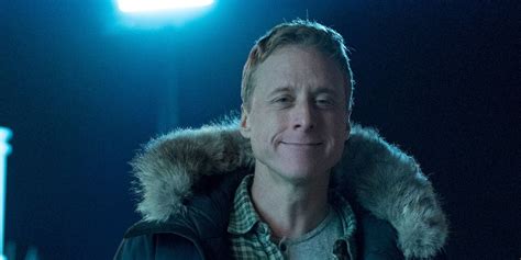 Resident Alien Watch The First Minutes Of Alan Tudyk S Syfy Series