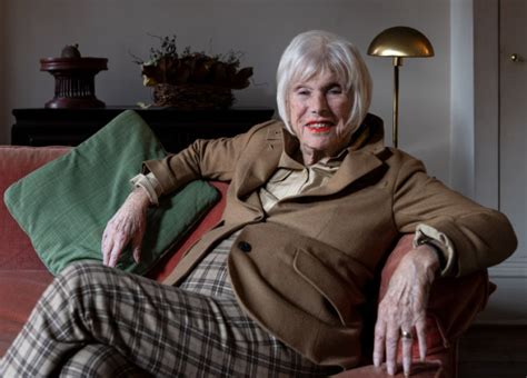 Sức mạnh tình yêu Cụ bà 97 tuổi trở thành hot TikToker sau nỗi đau mất chồng