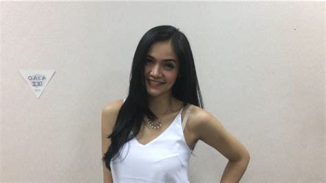 Foto Presenter Cantik Kartika Berliana Masih Ogah Main Film