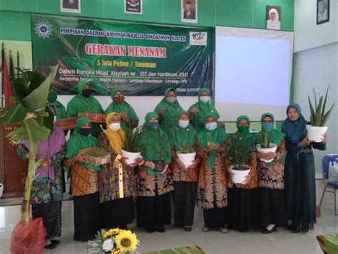 Luncurkan Gerakan Menanam Juta Pohon Pda Klaten Salurkan Paket