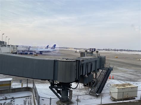 how long is the flight from minneapolis to denver